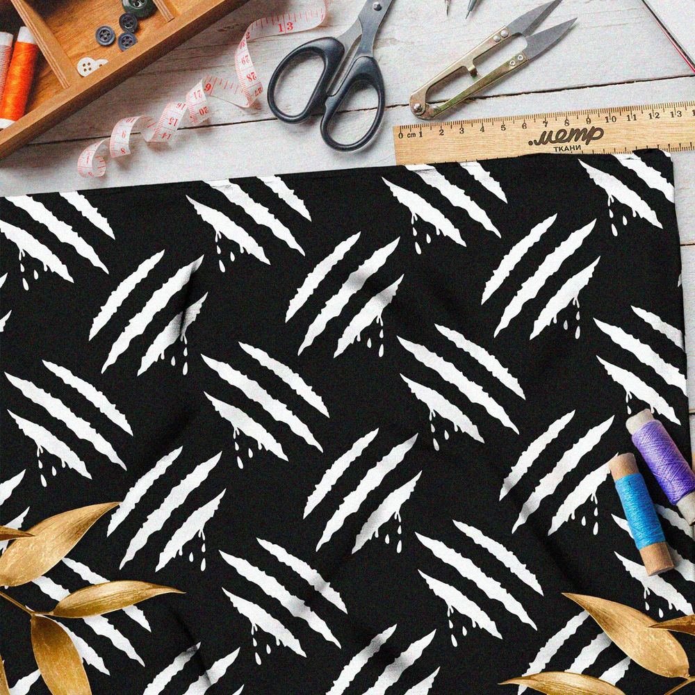 Ткань таффета белые следы от когтей на чёрном фоне