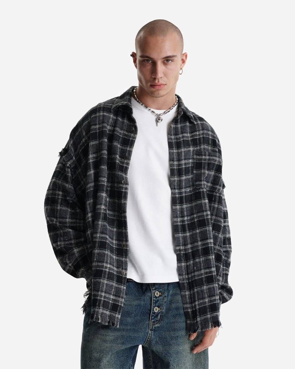 Рубашка в клетку с необработанным краем серо-черная