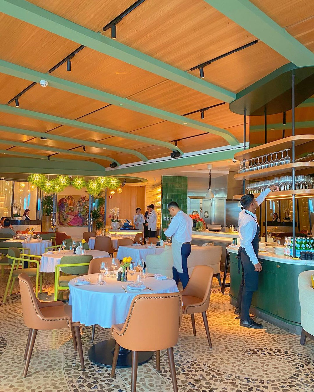 Мебель для кафе и ресторанов — изготовление под проект и формат заведения