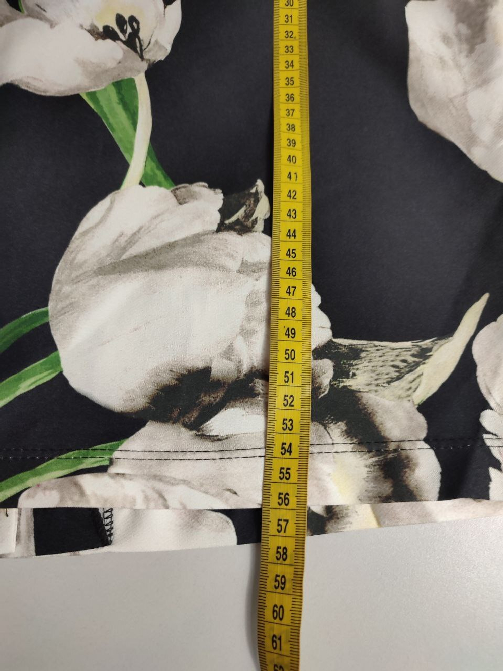 Юбка Guzella с крупными цветами, маркировка 44, визуально 50 размер