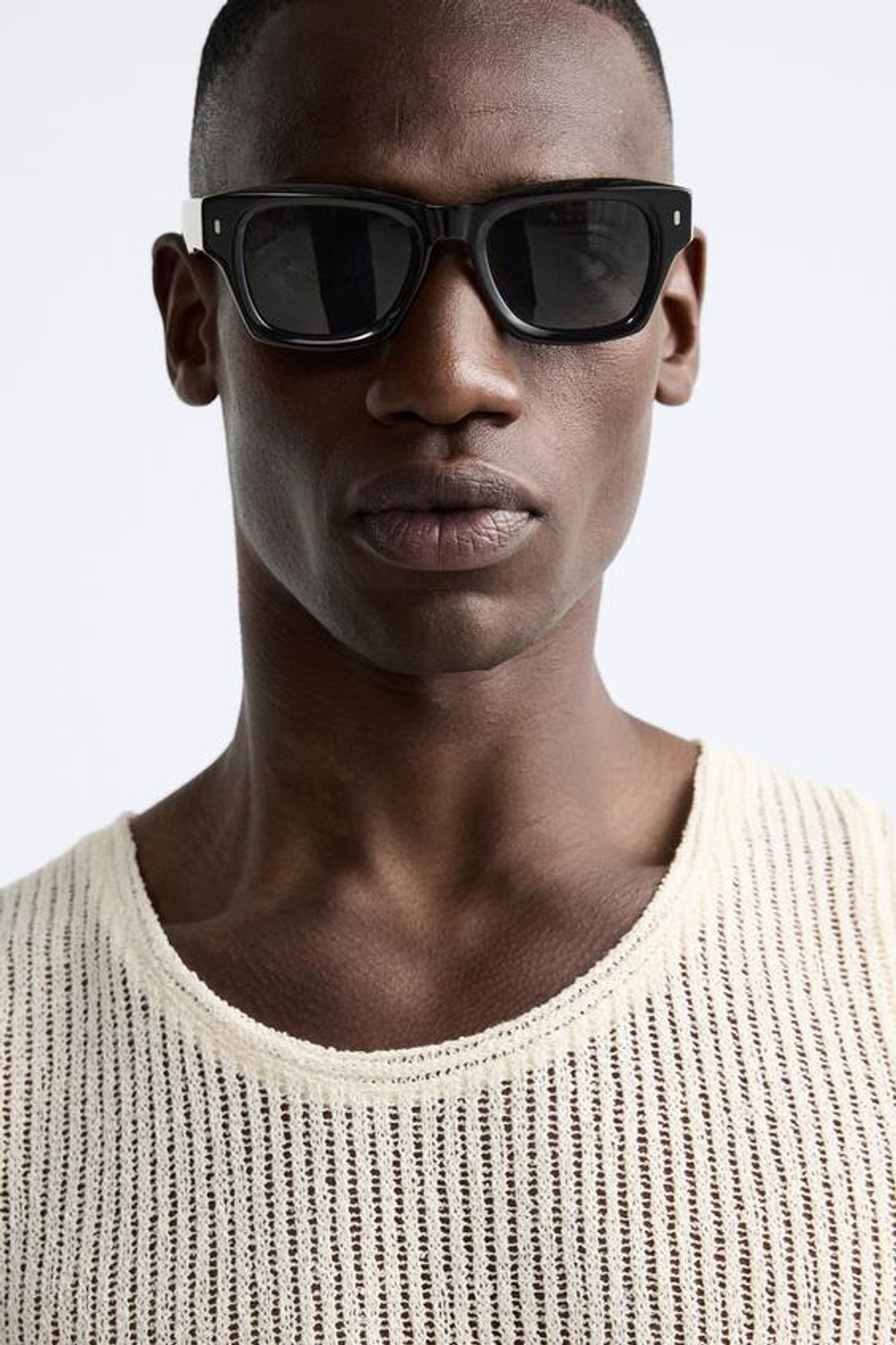 ZARA ФУТБОЛКА ИЗ РЕЛЬЕФНОЙ ТКАНИ АЖУРНОЙ, ЖЕЛТОВАТО-БЕЛЫЙ