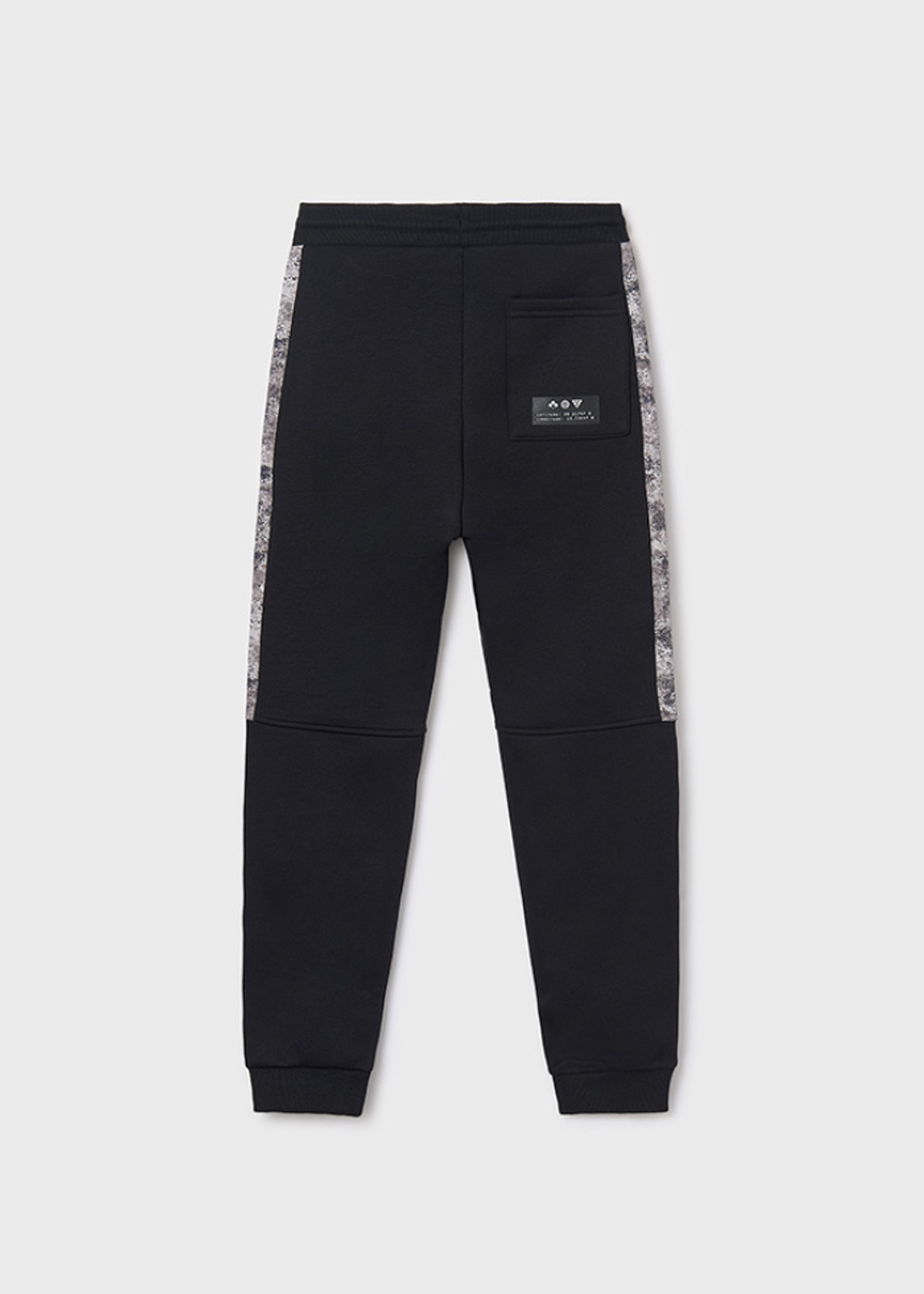 спортивные брюки