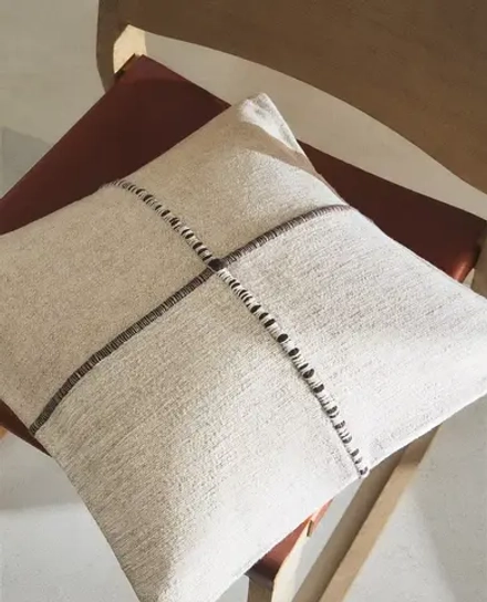 ZARA HOME НАВОЛОЧКА ДЛЯ ДЕКОРАТИВНОЙ ПОДУШКИ С КОНТРАСТНОЙ ЛИНИЕЙ, СВЕТЛО-БЕЖЕВЫЙ