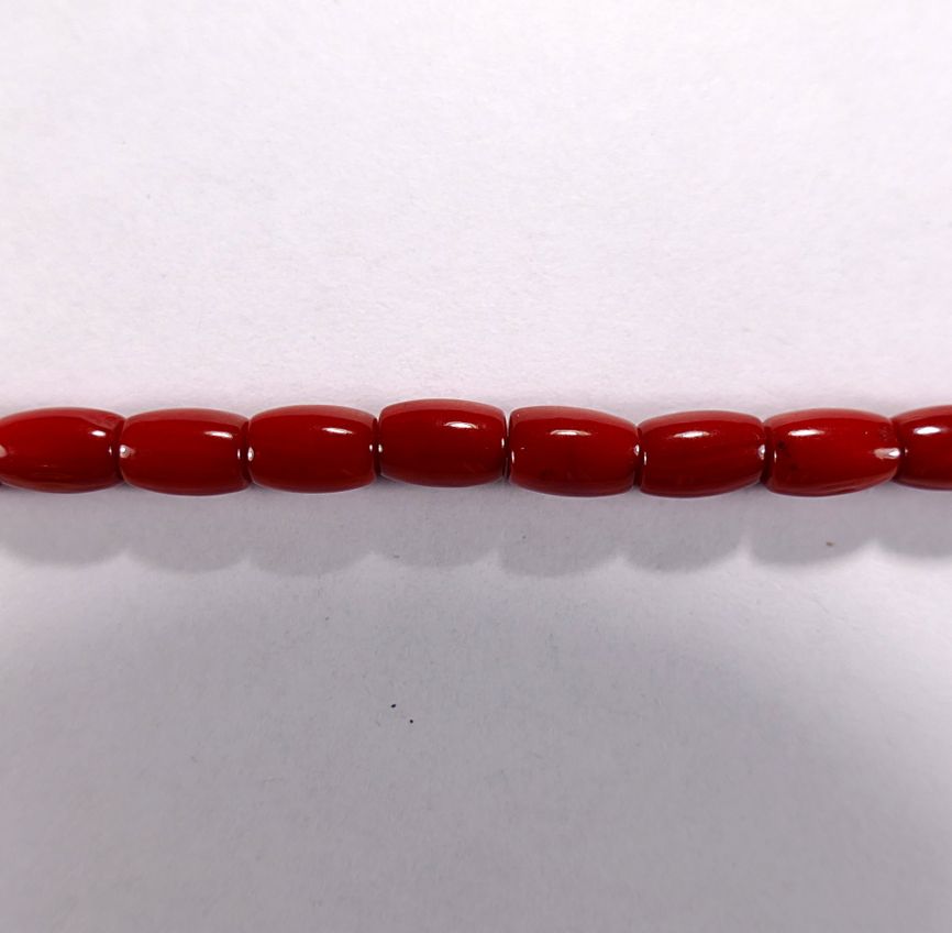 Бусина из коралла красного, облагороженного, фигурная, 5x8 мм (овал-бочонок, гладкая)