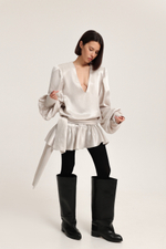 Платье с воланом