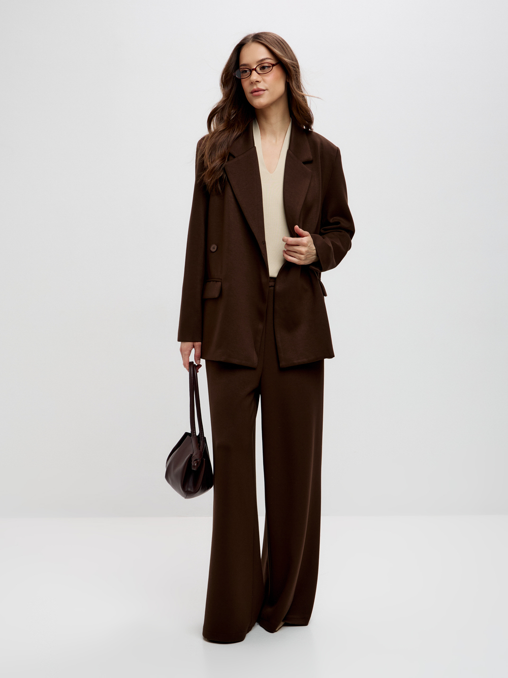 Костюм с широкими брюками