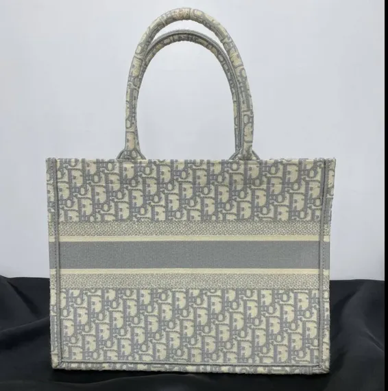 Сумка Dior Book Tote, модель маленького формата белый/серый