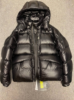 Пуховик Moncler