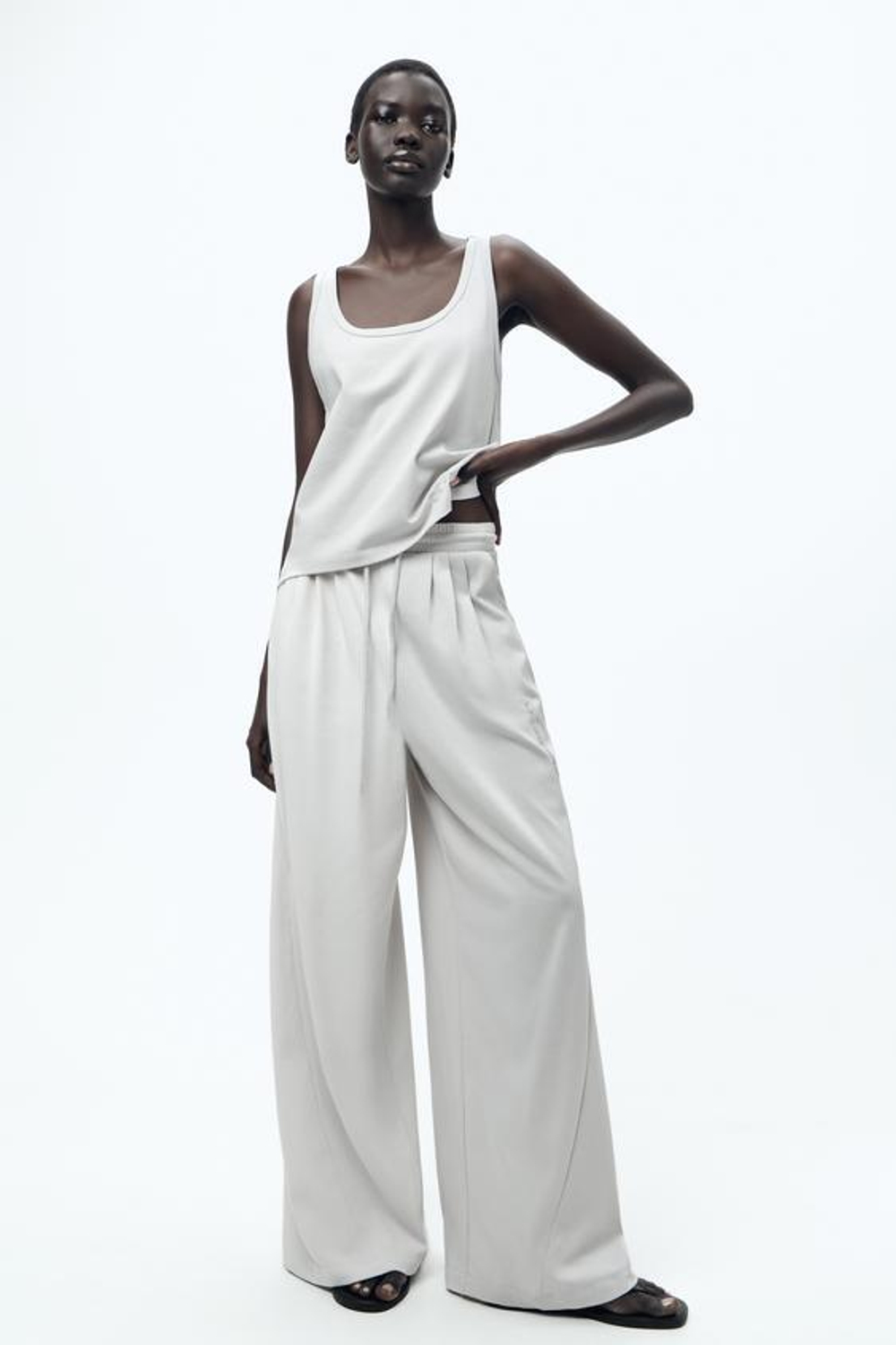 ZARA ТОП В МИНИМАЛИСТСКОМ СТИЛЕ С НАДПИСЬЮ, СВЕТЛО-СЕРЫЙ