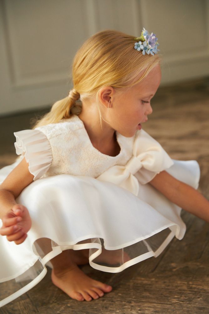 Нарядное платье для девочки молочного цвета с коротким рукавом Silver Spoon
