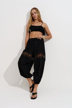 Брюки алладины из жатого хлопка черного цвета с кружевом