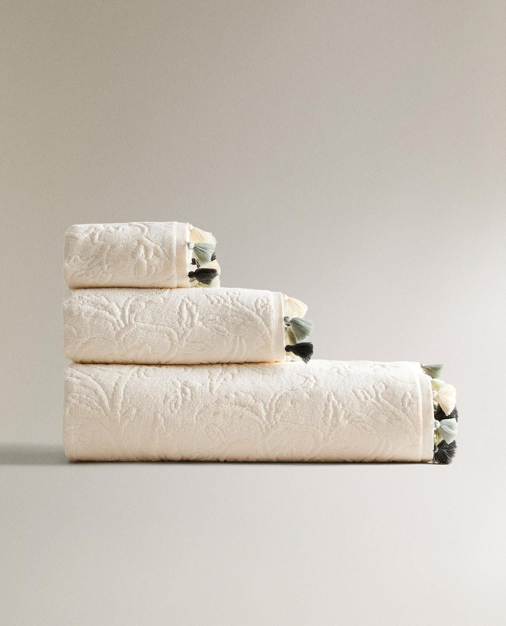 Zara Home - Жаккардовое банное полотенце с кисточками, бежевый, 30х50 см