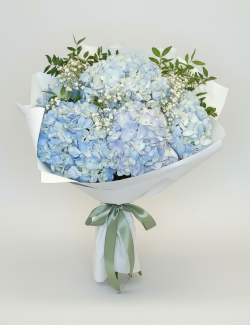 Букет с гортензиями Голубая лагуна