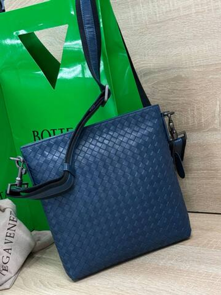 Сумка-мессенджер Bottega Veneta