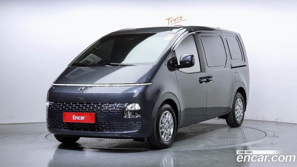 Hyundai Staria Cargo 3-х местный (12.2023)