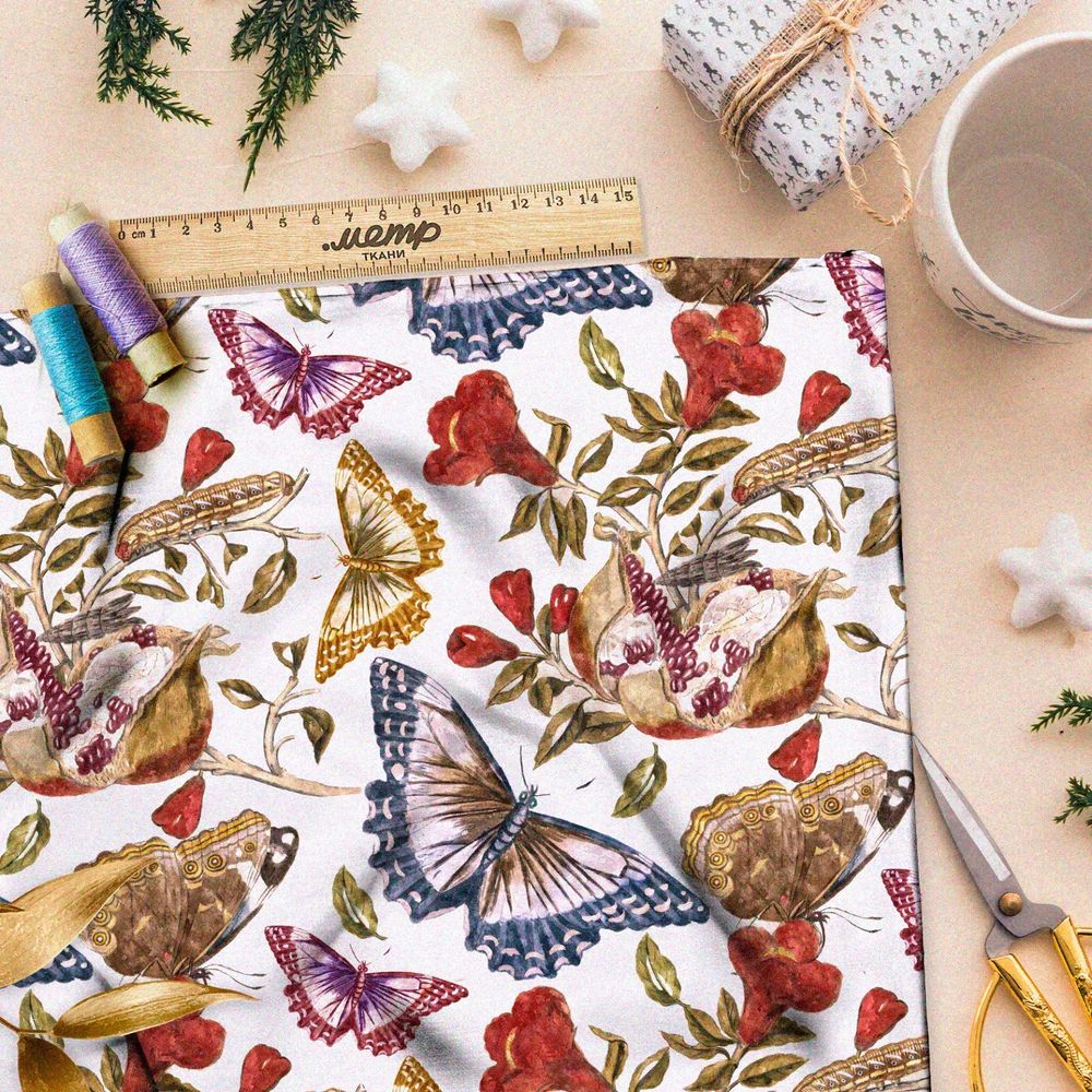 Ткань сатин красные цветы, гранаты и бабочки