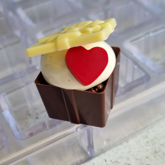 889 | Форма для шоколадных конфет &quot;Коробка подарка&quot; (275х175 мм)