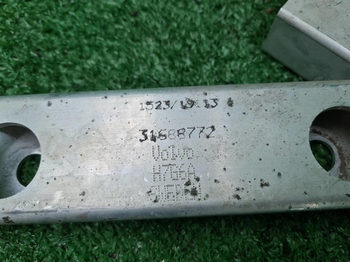 Телевизор верхняя часть Volvo XC90 2 (2014-н.в.)