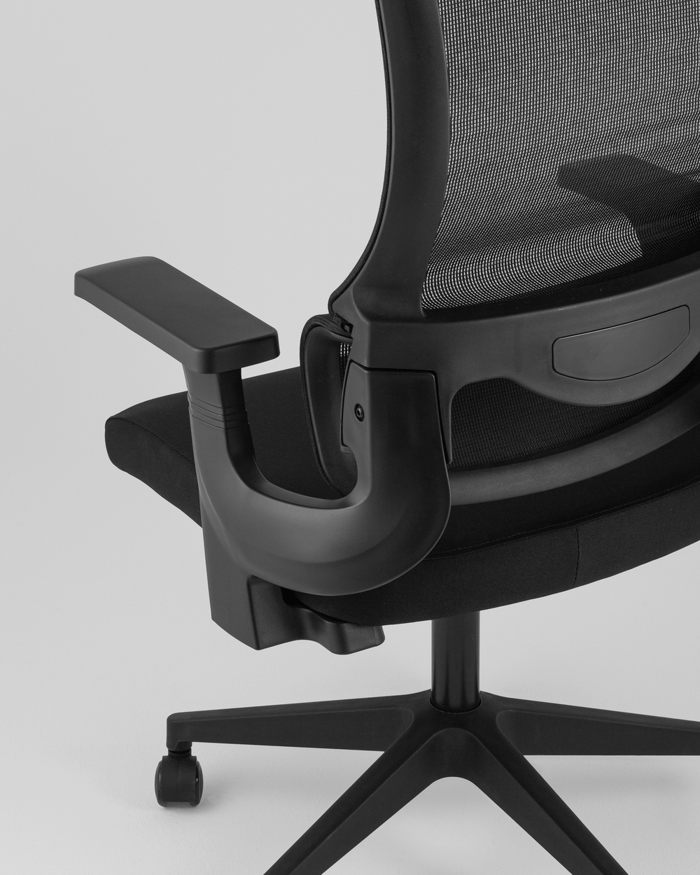 Кресло офисное TopChairs Vantage черный
