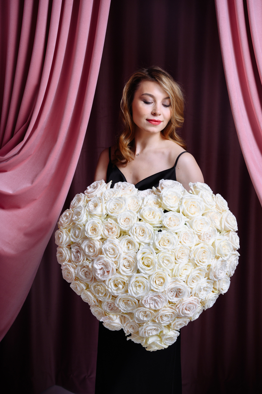 Белое сердце из роз L