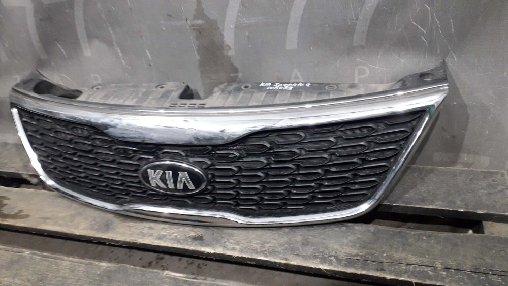 Решетка радиатора Kia Sorento 2 (XM) 12-20 Б/У Оригинал 863502P500