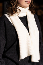 8402 Шарф женский (молочный)