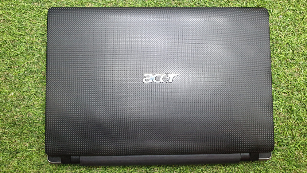 Ноутбук Acer i3/2Gb