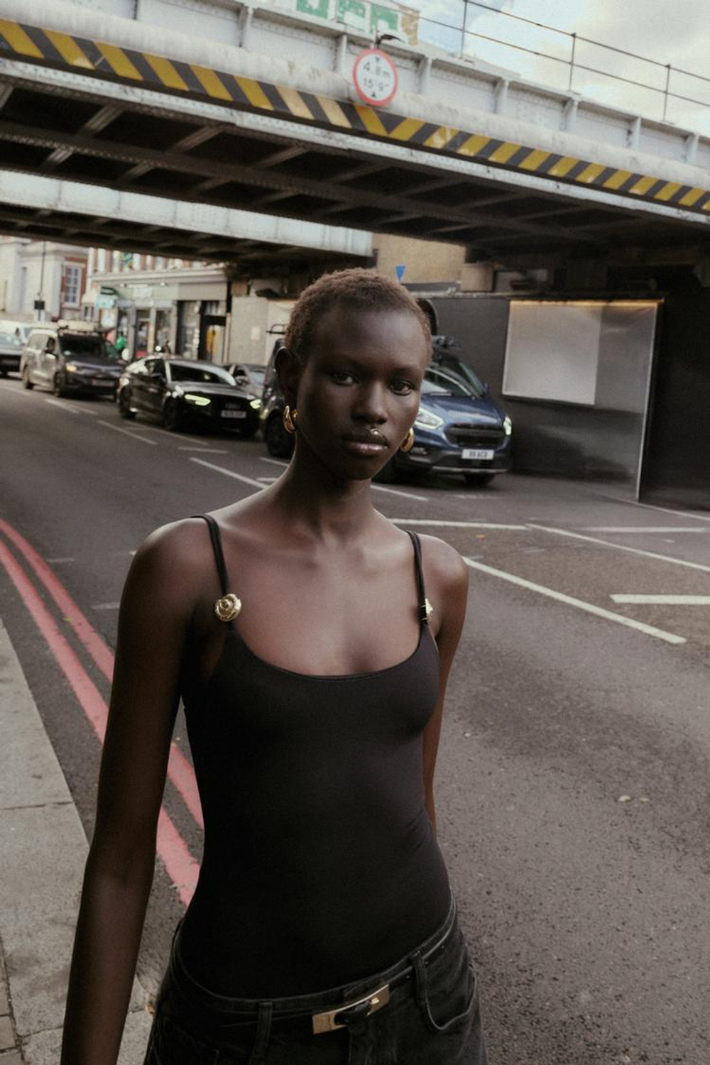 ZARA БОДИ ИЗ ПОЛИАМИДА С МЕТАЛЛИЧЕСКОЙ ДЕТАЛЬЮ, ЧЕРНЫЙ