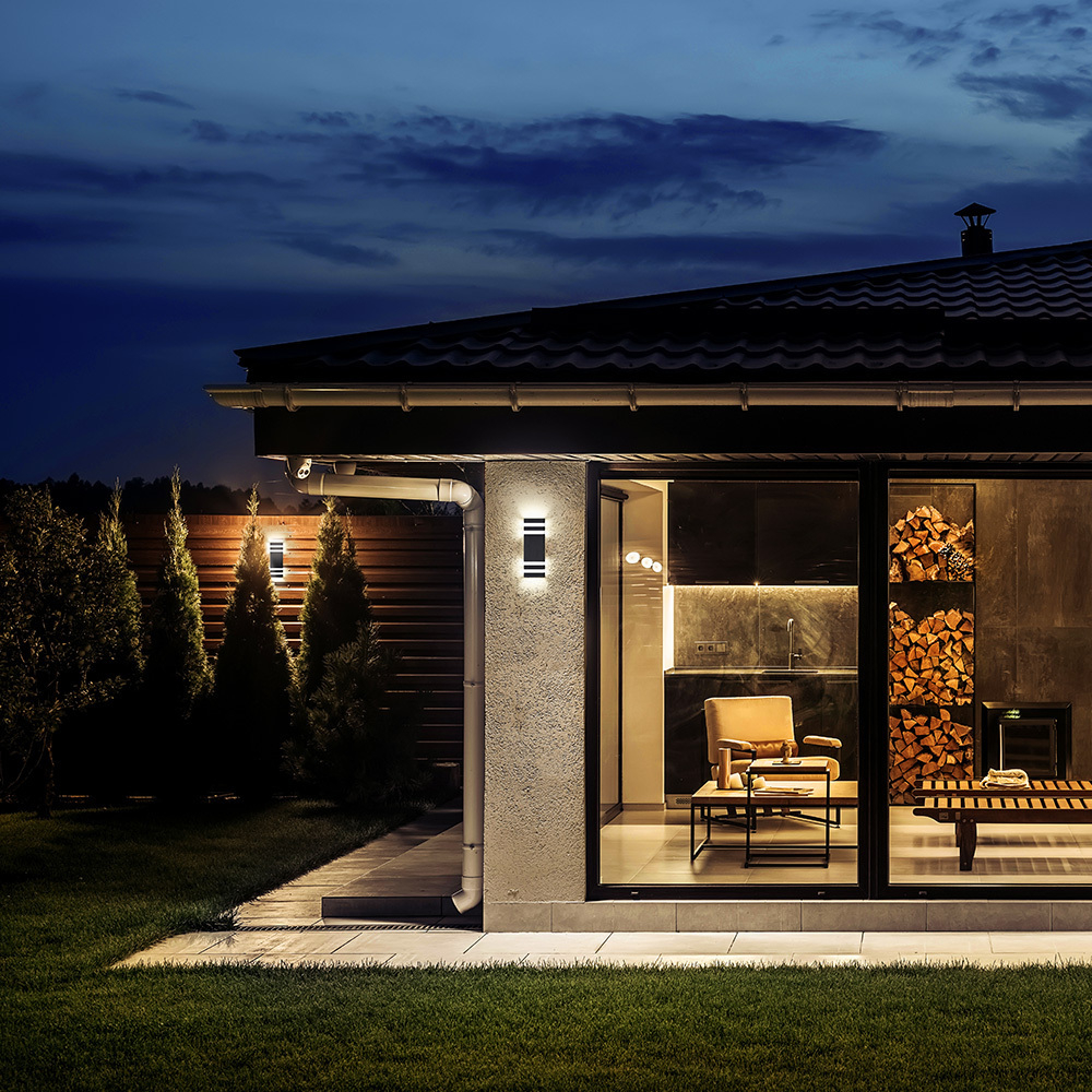 Настенный светильник (бра) Outdoor O578WL-02B