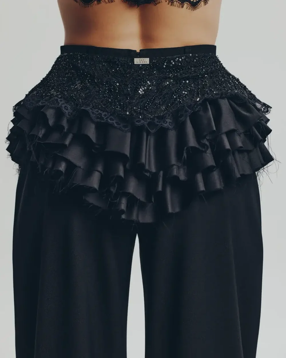 Баска Дракулы, Черный