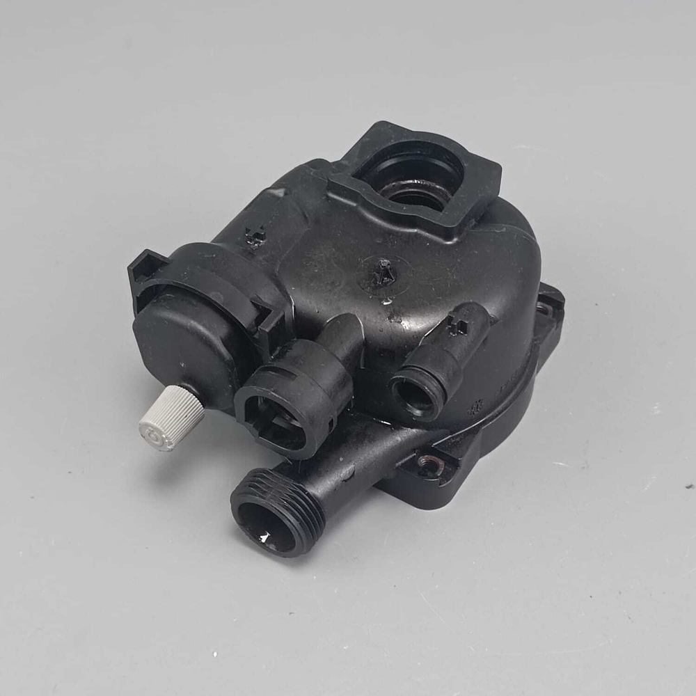 Б/У крышка (улитка) насоса для котлов Bosch WBN 6000/2000, BUDERUS U072 арт. 87186481810-1
