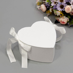 Коробка 11.4х11.4х6 см "Сердце" с лентами (Белый)