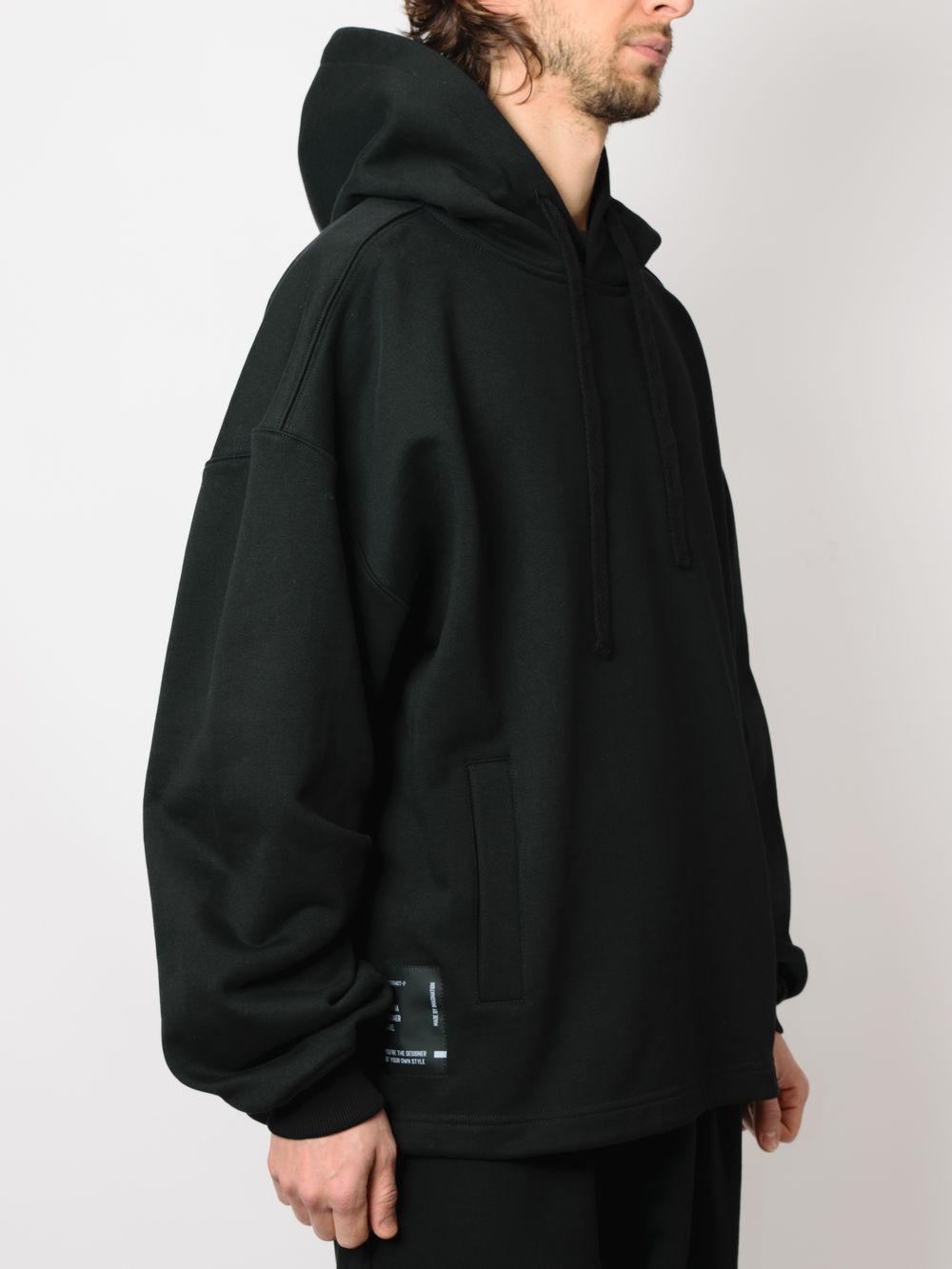 Худи Sashina Tong черное