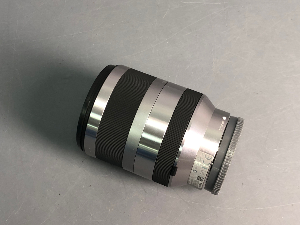 Sony E 18-200mm SEL-18200