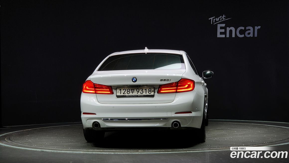 BMW 5 Series (G30) 520i Luxury (05.2020)