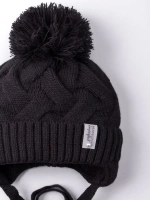 Шапка вязаная демисезонная на завязках для детей