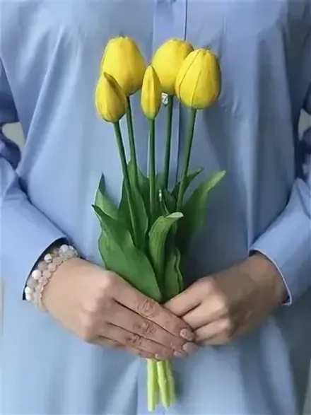 Букет закрытых тюльпанов 4+3