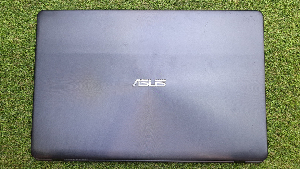 Ноутбук ASUS i3-7/6Gb/MX130 2GB