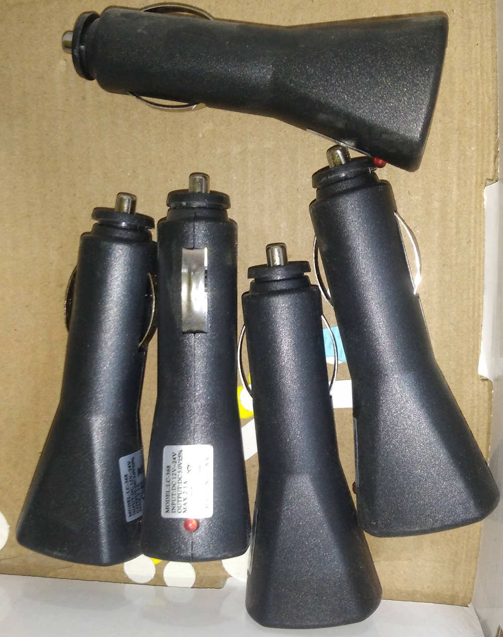 Зарядное устройство автомобильное в прикуриватель LC-368