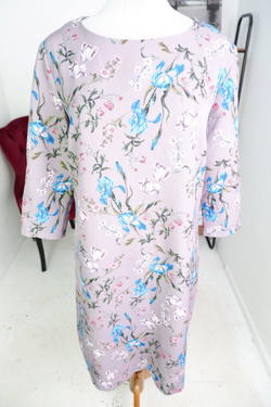 Платье Sela с красивым принтом, визуально на 48 размер