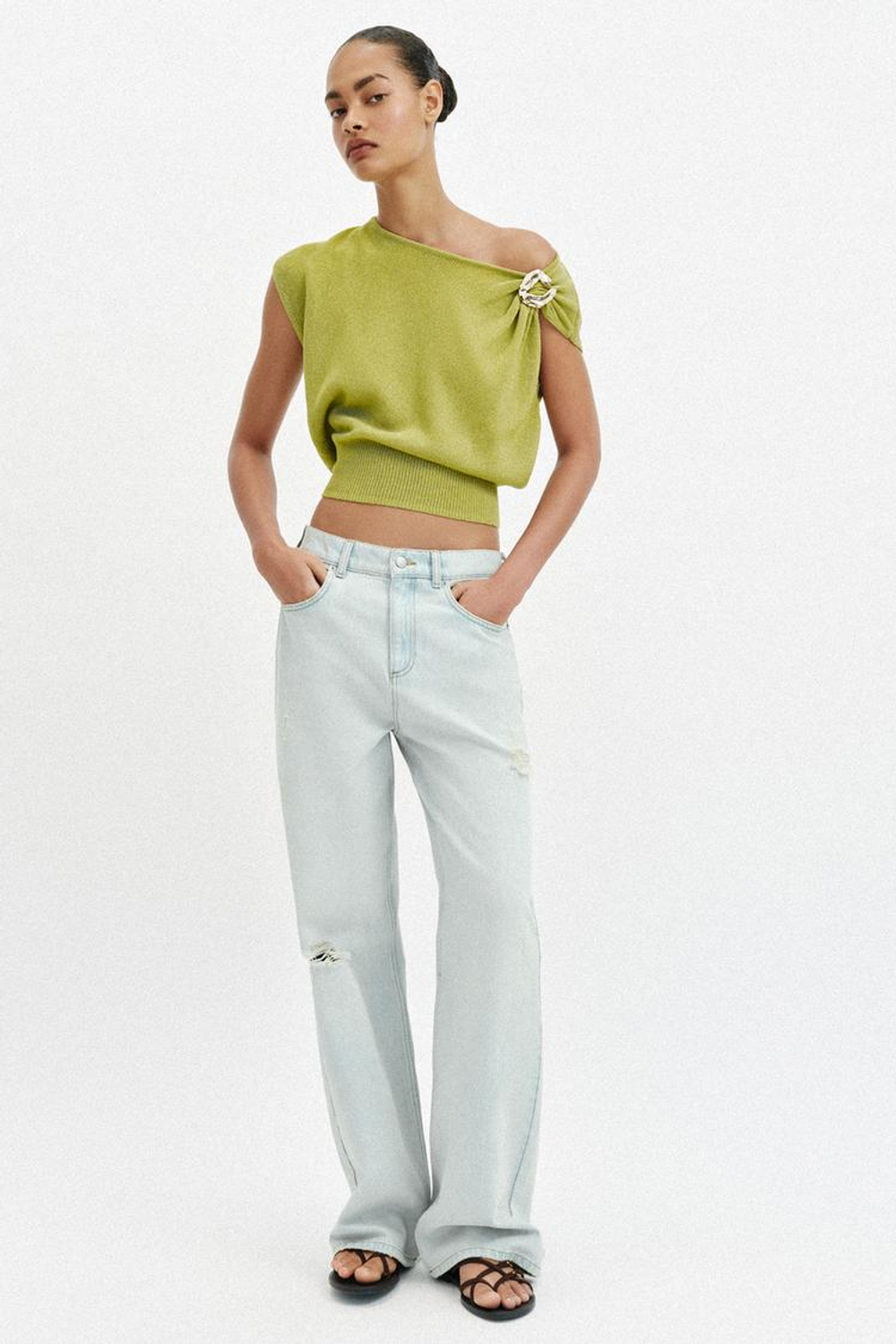 ZARA ТРИКОТАЖНЫЙ ТОП С ДЕКОРОМ, ОЛИВКОВЫЙ