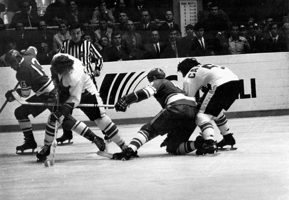 Комплект коллекционных фото со сборной СССР по хоккею. 1970-е.