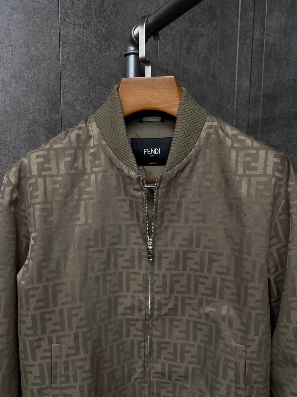 Бомбер Fendi