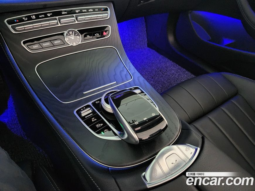 Mercedes-Benz E-Class W213 E220d Cabriolet (12.2019)