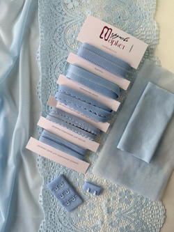 Эластичное кружево светло-голубое ширина 19.5 см ОТРЕЗ 0,45 м