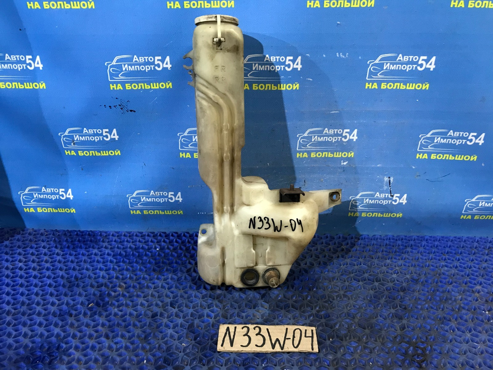 Бачок омывателя MITSUBISHI CHARIOT 1994