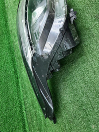 Битая Фара правая Kia Seltos (2019-2022) галоген