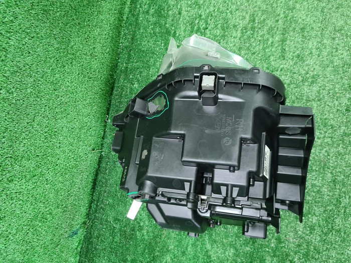 Фара правая Hyundai Santa Fe 4 (2018-2021) LED