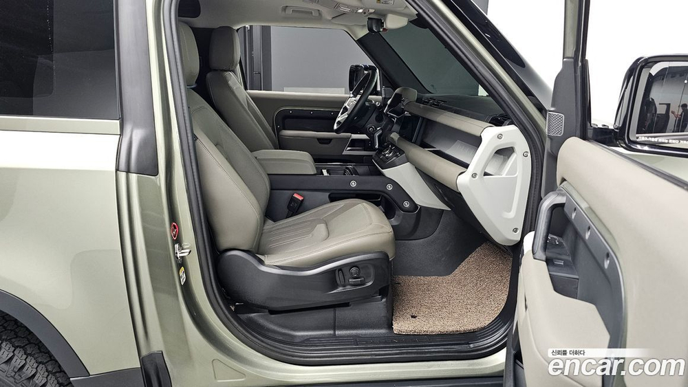 Land Rover Defender (L663) 90 D250 SE (06.2021)