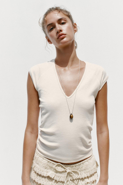 ZARA ФУТБОЛКА В РУБЧИК С V-ОБРАЗНЫМ ВЫРЕЗОМ, ЭКРЮ